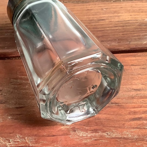 Antique salt shaker - Picture 7 of 8